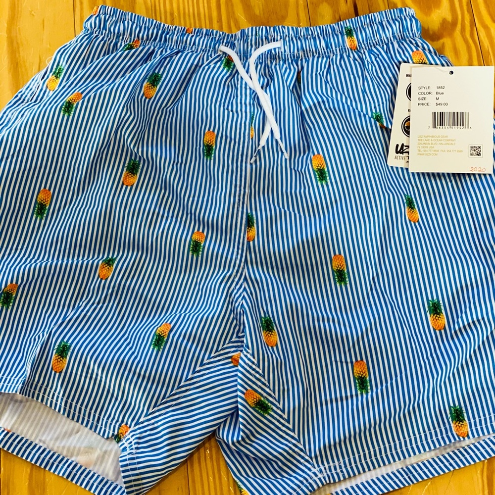 Medium. Trunks. NWT